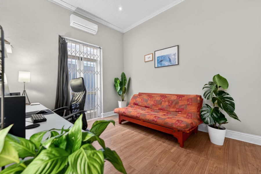 2 Bedroom Property for Sale in Oranjezicht Western Cape